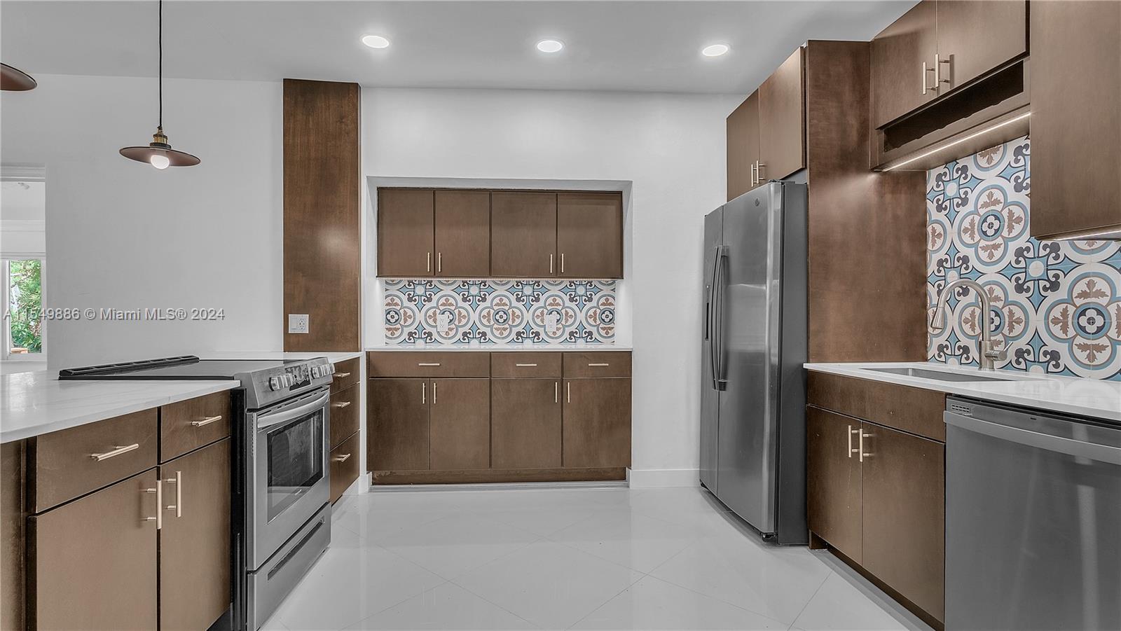 7341 64th Ct, South Miami, FL, 33143 United States, 3 Bedrooms Bedrooms, ,2 BathroomsBathrooms,Residential,For Sale,64th Ct,A11549886