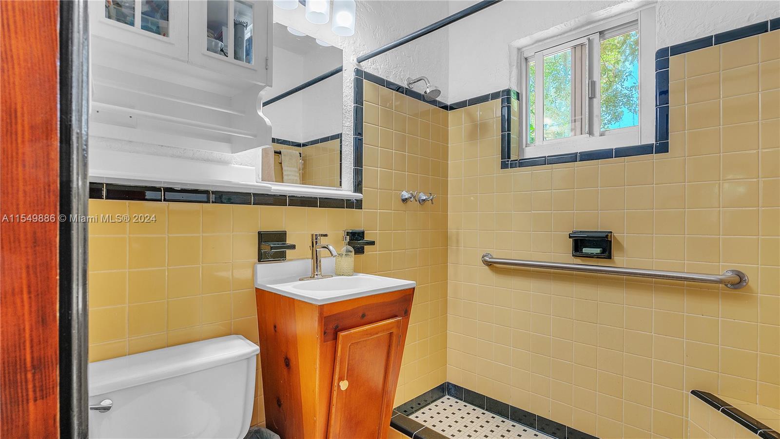7341 64th Ct, South Miami, FL, 33143 United States, 3 Bedrooms Bedrooms, ,2 BathroomsBathrooms,Residential,For Sale,64th Ct,A11549886