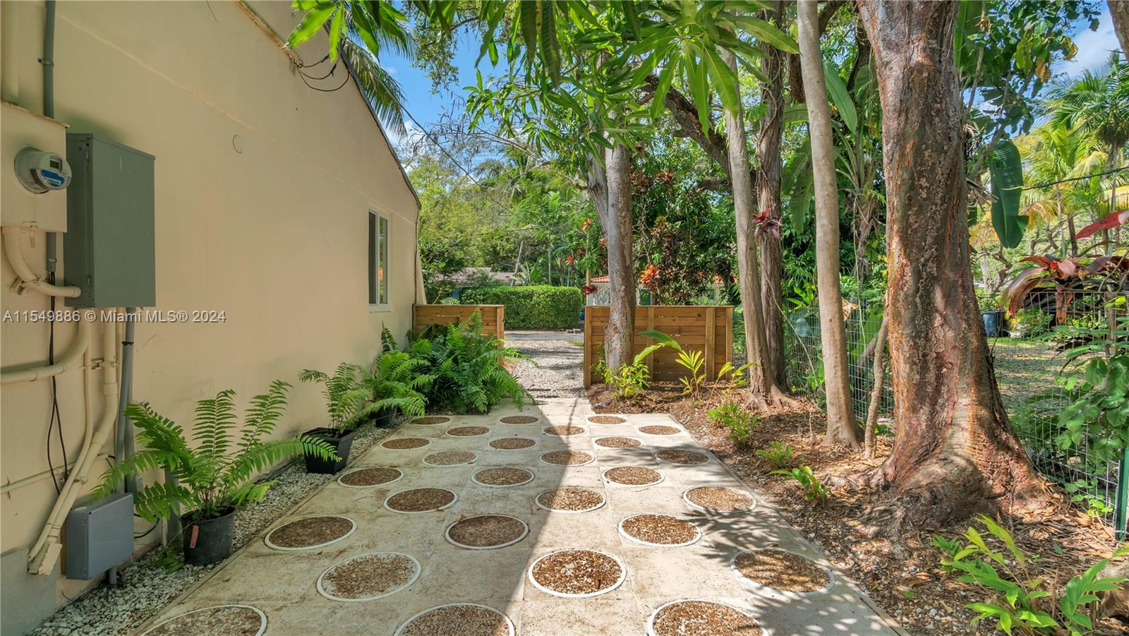 7341 64th Ct, South Miami, FL, 33143 United States, 3 Bedrooms Bedrooms, ,2 BathroomsBathrooms,Residential,For Sale,64th Ct,A11549886