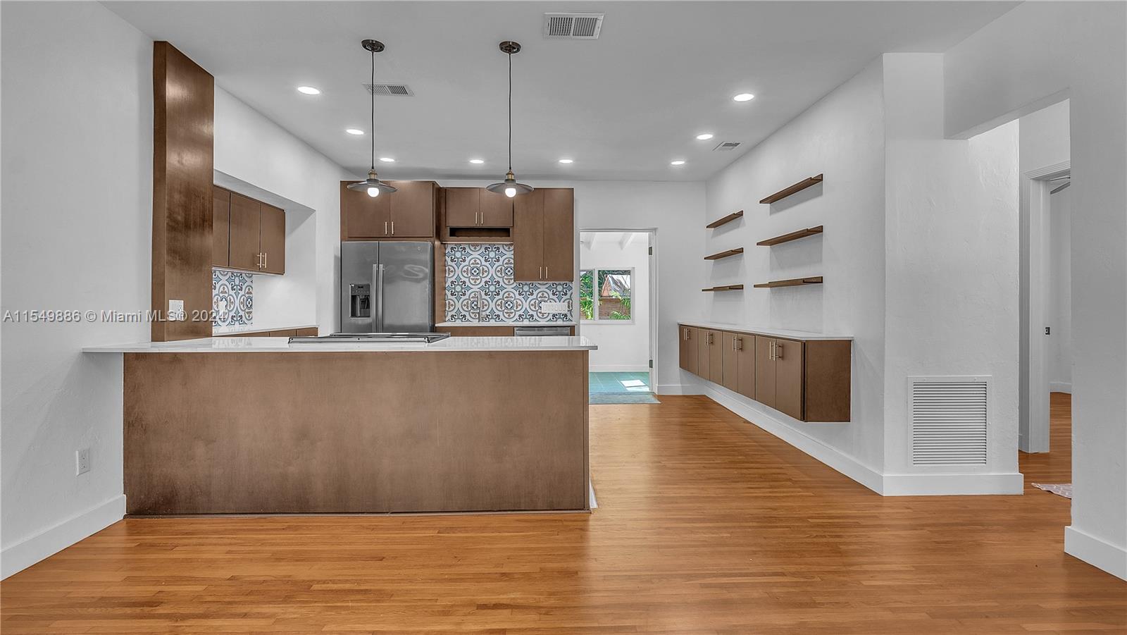 7341 64th Ct, South Miami, FL, 33143 United States, 3 Bedrooms Bedrooms, ,2 BathroomsBathrooms,Residential,For Sale,64th Ct,A11549886