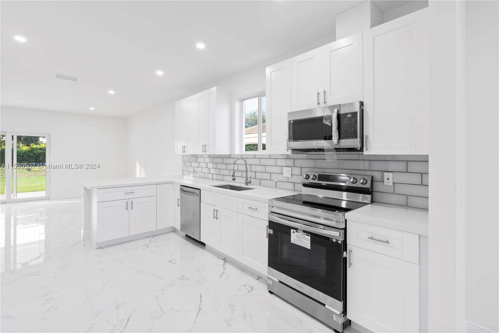 Homestead, FL, 33030 United States, 4 Bedrooms Bedrooms, ,2 BathroomsBathrooms,Residential,For Sale,A11550507