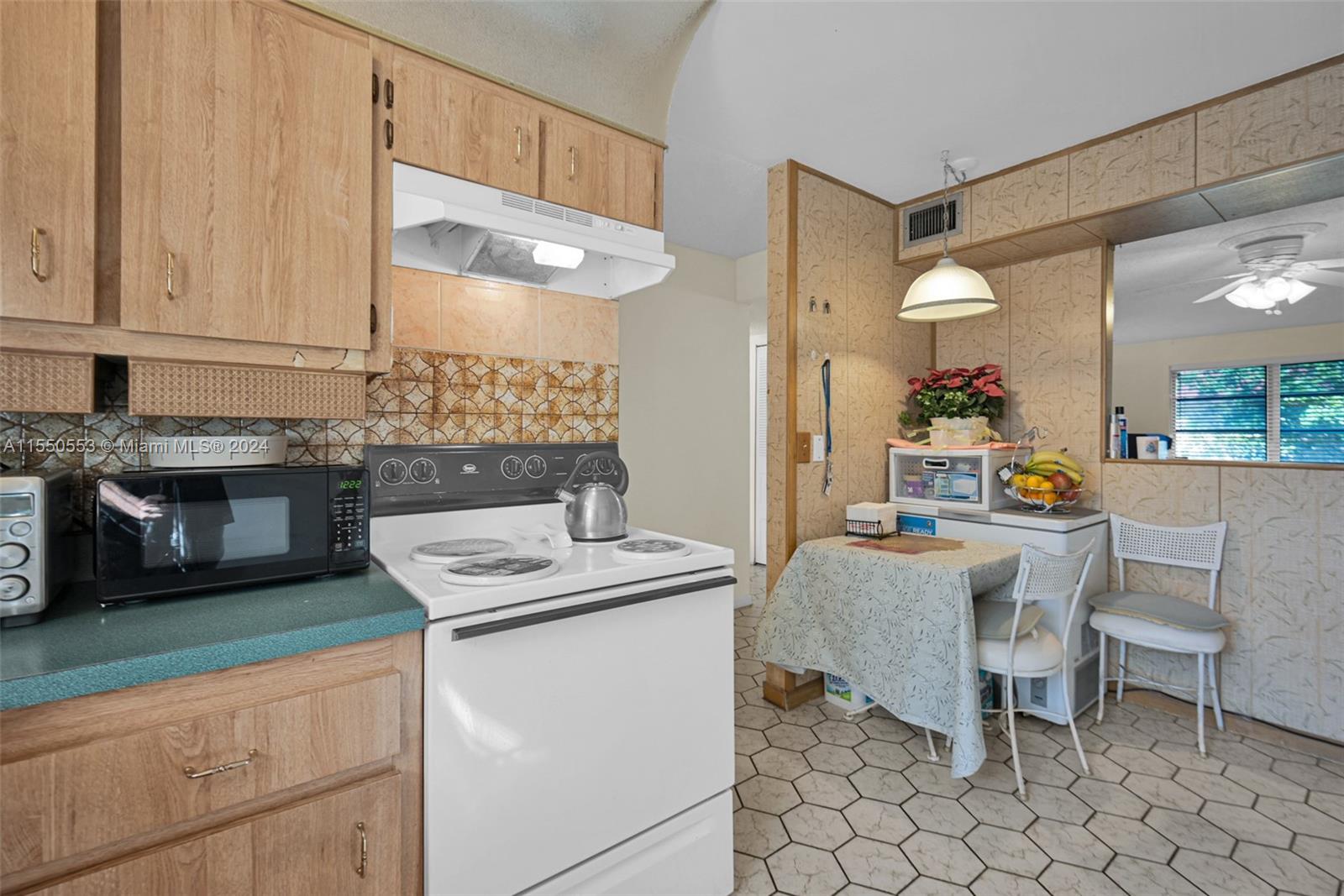 7708 Margate Blvd, Margate, FL, 33063 United States, 2 Bedrooms Bedrooms, ,2 BathroomsBathrooms,Residential,For Sale,Margate Blvd,A11550553