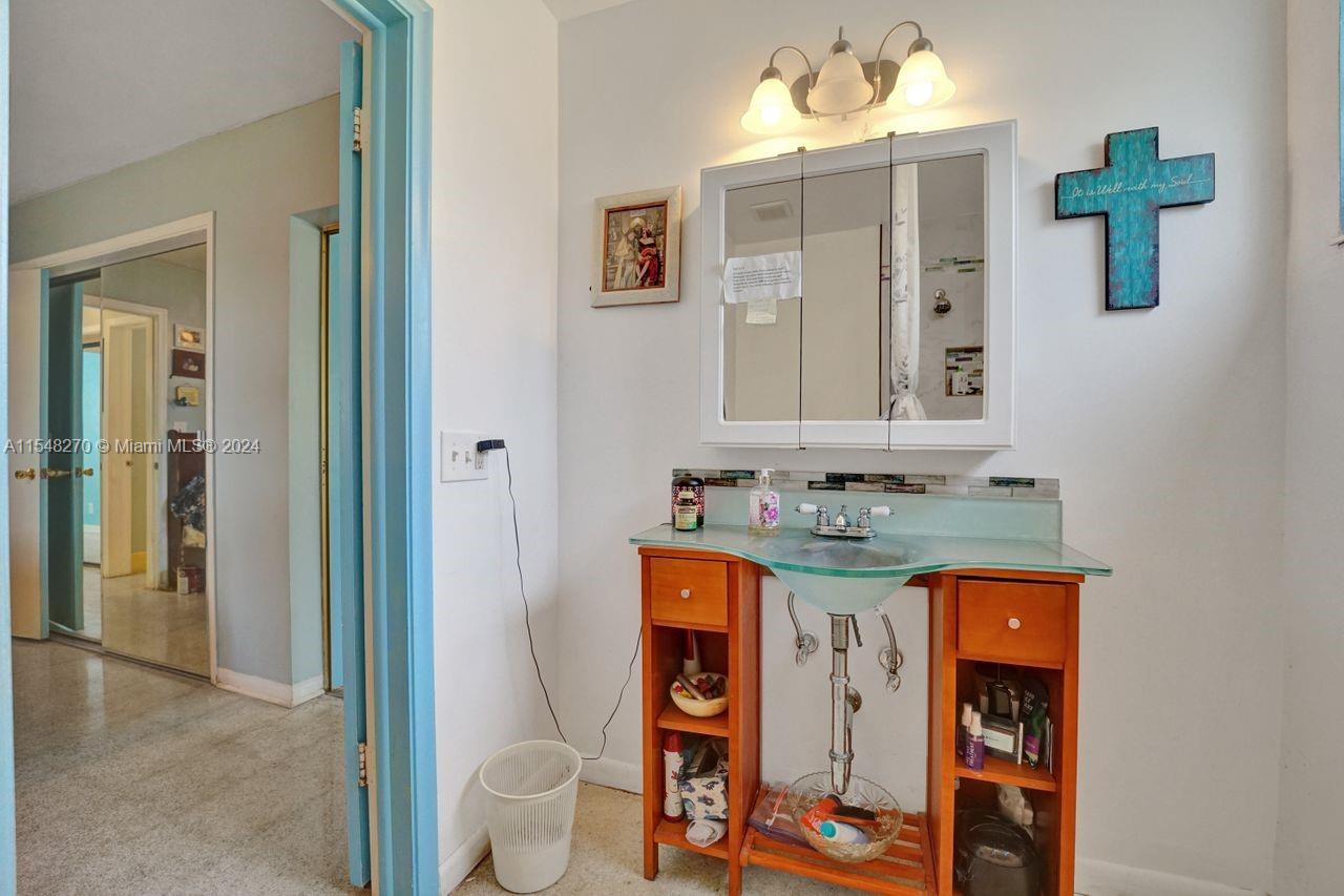 2001 N 32nd Ct, Hollywood, Florida 33021, 3 Bedrooms Bedrooms, ,2 BathroomsBathrooms,Residential,For Sale,2001 N 32nd Ct,A11548270