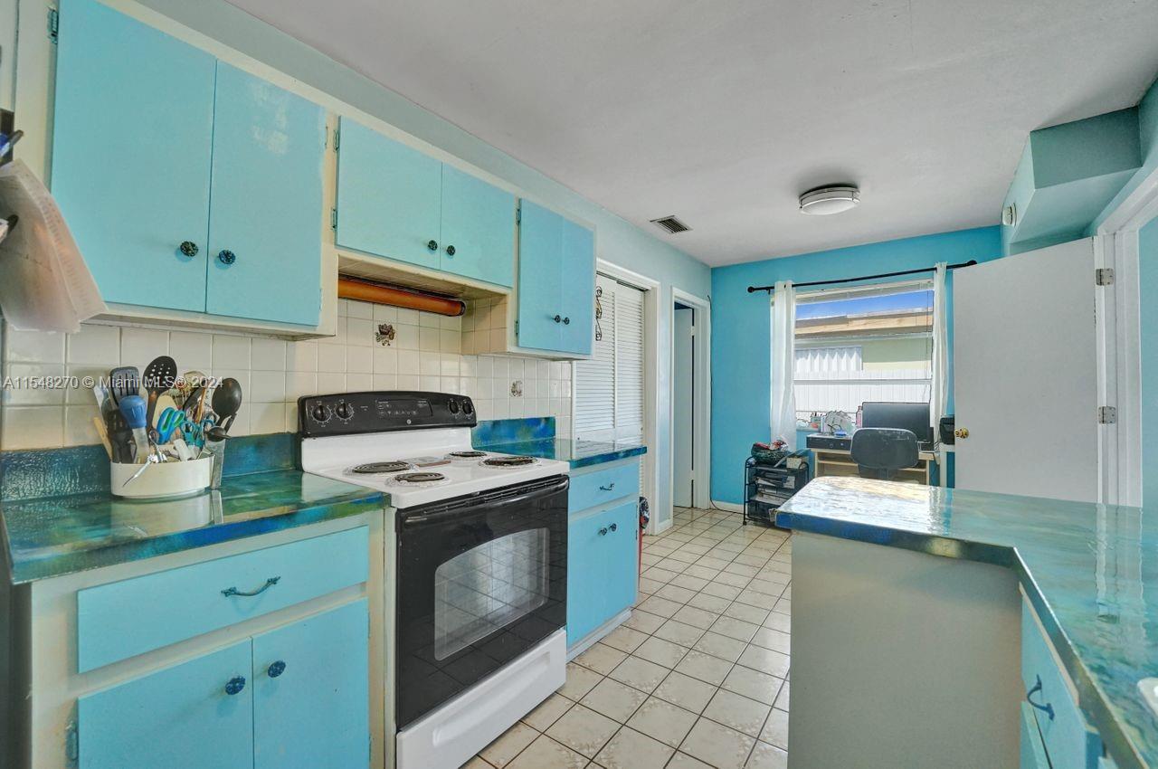 2001 N 32nd Ct, Hollywood, Florida 33021, 3 Bedrooms Bedrooms, ,2 BathroomsBathrooms,Residential,For Sale,2001 N 32nd Ct,A11548270