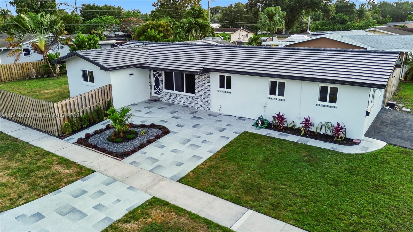 3600 Park Rd, Hollywood, FL, 33021 United States, 4 Bedrooms Bedrooms, ,2 BathroomsBathrooms,Residential,For Sale,Park Rd,A11549963