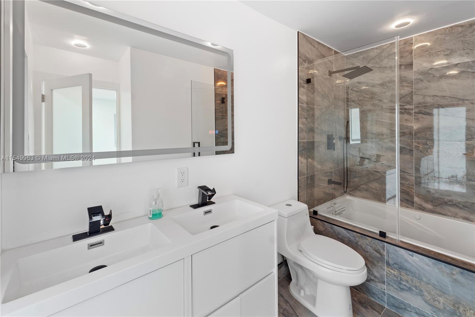3600 Park Rd, Hollywood, FL, 33021 United States, 4 Bedrooms Bedrooms, ,2 BathroomsBathrooms,Residential,For Sale,Park Rd,A11549963