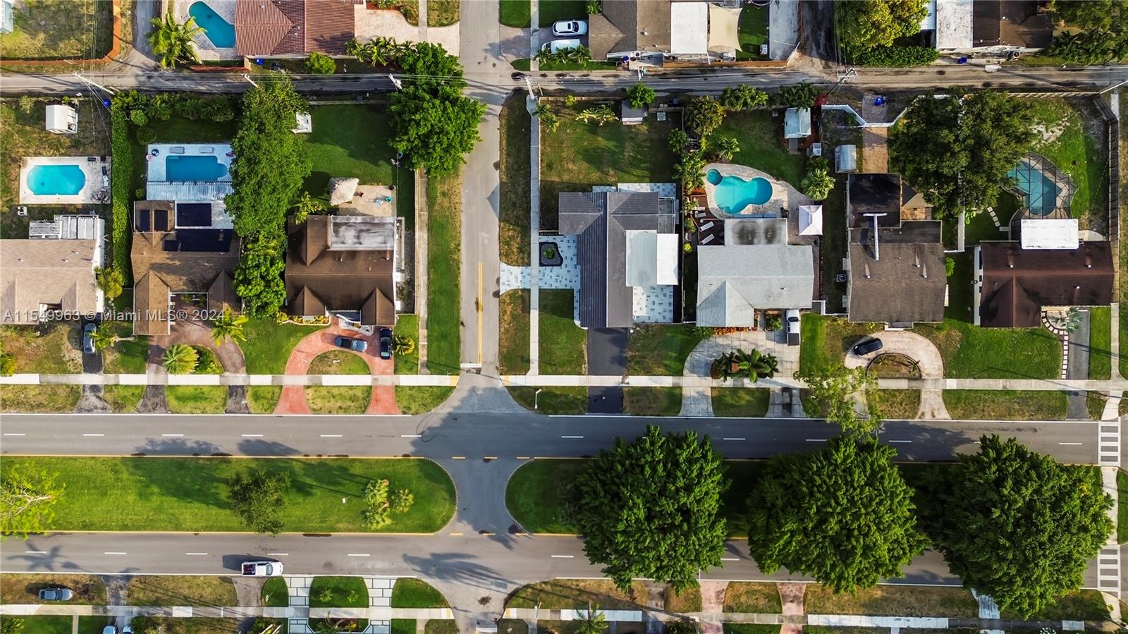 3600 Park Rd, Hollywood, FL, 33021 United States, 4 Bedrooms Bedrooms, ,2 BathroomsBathrooms,Residential,For Sale,Park Rd,A11549963