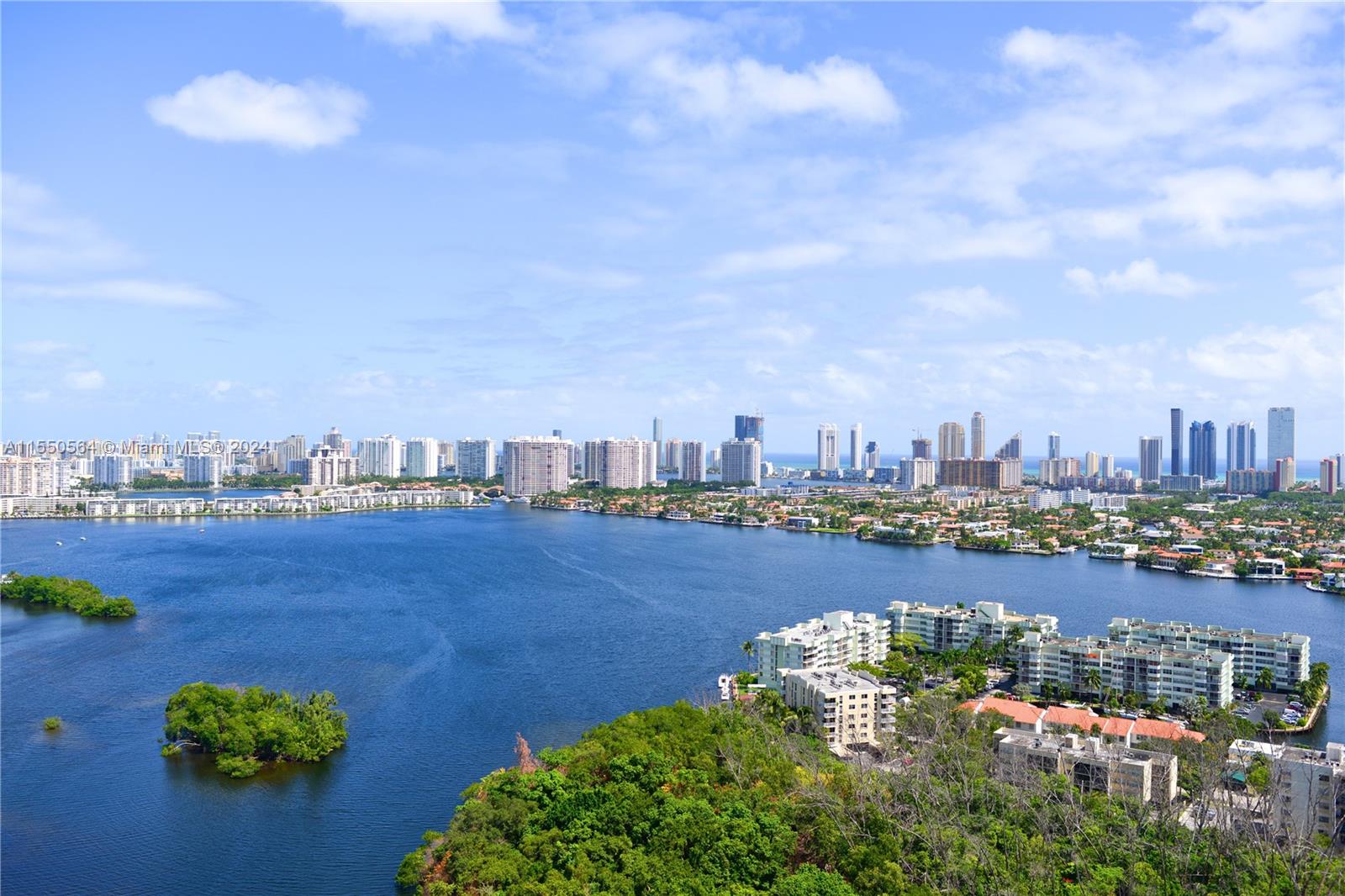 16385 Biscayne Blvd, North Miami Beach, FL, 33160 United States, 1 Bedroom Bedrooms, ,2 BathroomsBathrooms,Residential,For Sale,Biscayne Blvd,A11550564