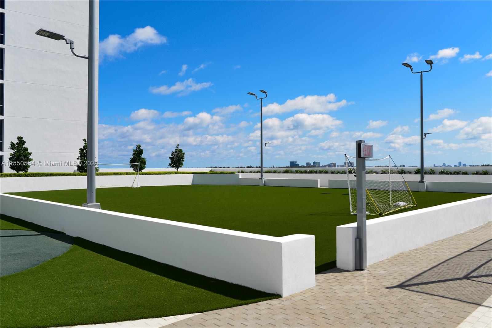 16385 Biscayne Blvd, North Miami Beach, FL, 33160 United States, 1 Bedroom Bedrooms, ,2 BathroomsBathrooms,Residential,For Sale,Biscayne Blvd,A11550564