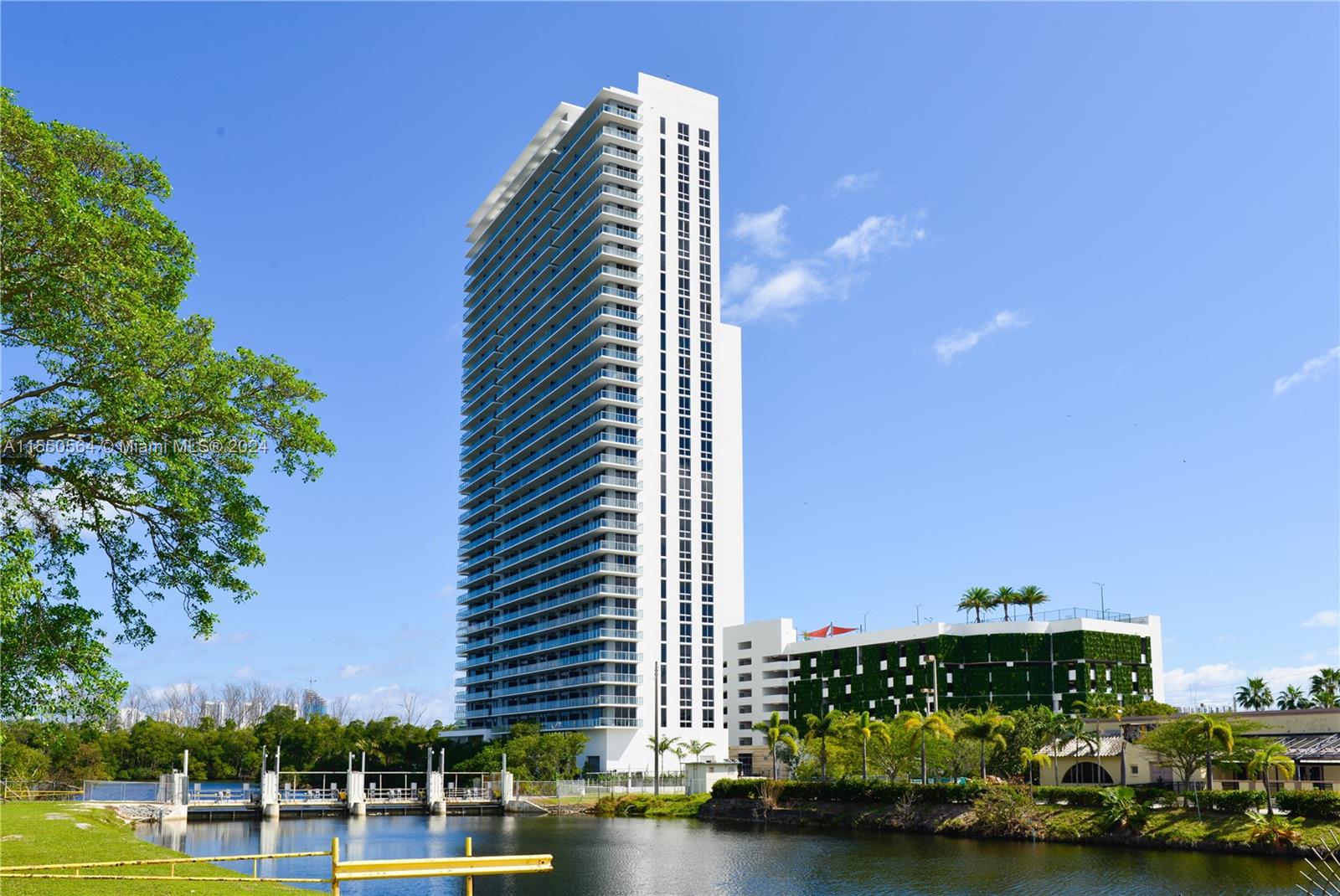 16385 Biscayne Blvd, North Miami Beach, FL, 33160 United States, 1 Bedroom Bedrooms, ,2 BathroomsBathrooms,Residential,For Sale,Biscayne Blvd,A11550564