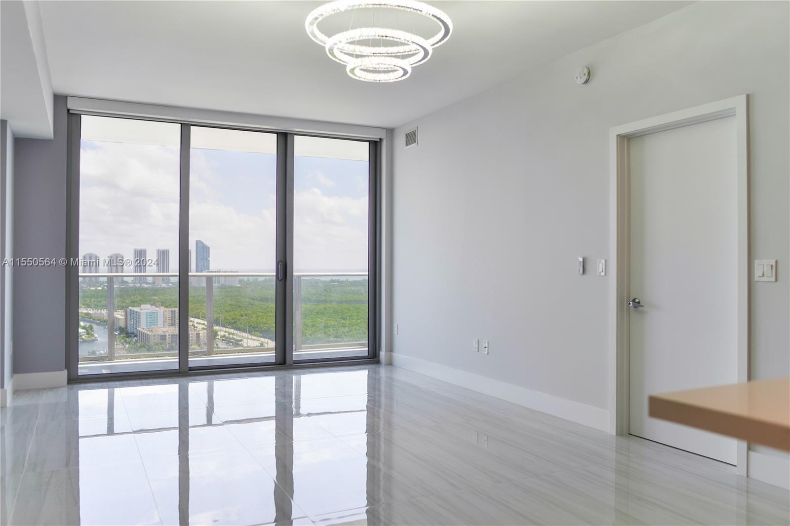 16385 Biscayne Blvd, North Miami Beach, FL, 33160 United States, 1 Bedroom Bedrooms, ,2 BathroomsBathrooms,Residential,For Sale,Biscayne Blvd,A11550564