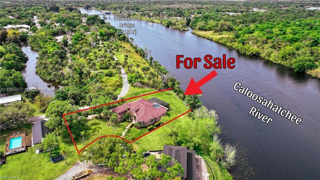 House for Sale in La Belle, FL