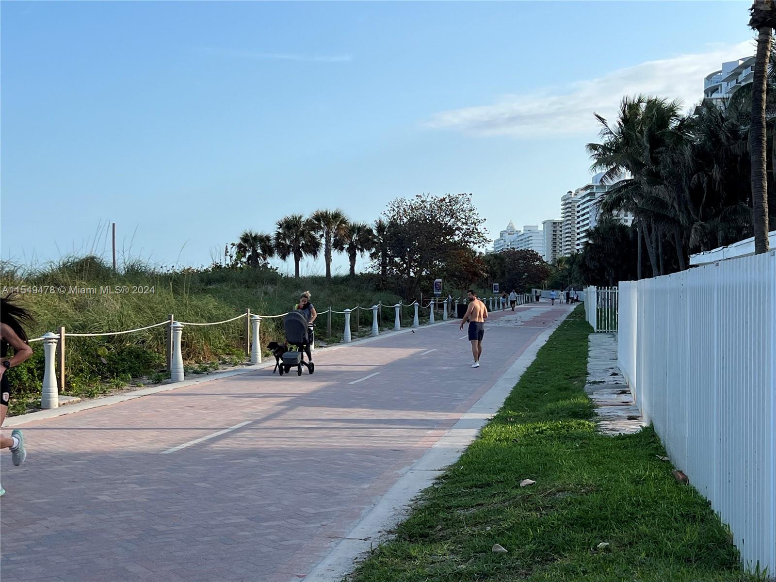 6345 Collins Ave CU-30, Miami Beach, Florida 33141, ,1 BathroomBathrooms,Residential,For Sale,6345 Collins Ave CU-30,A11549478