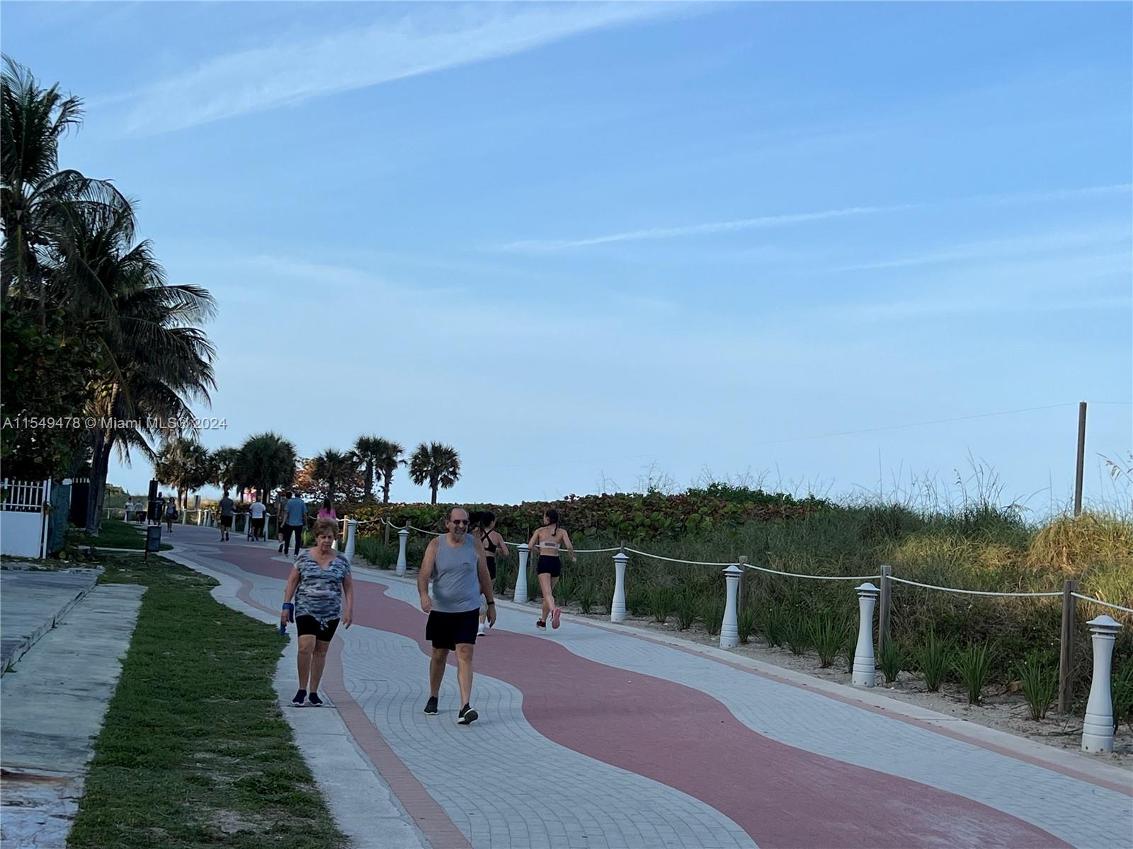 6345 Collins Ave CU-30, Miami Beach, Florida 33141, ,1 BathroomBathrooms,Residential,For Sale,6345 Collins Ave CU-30,A11549478