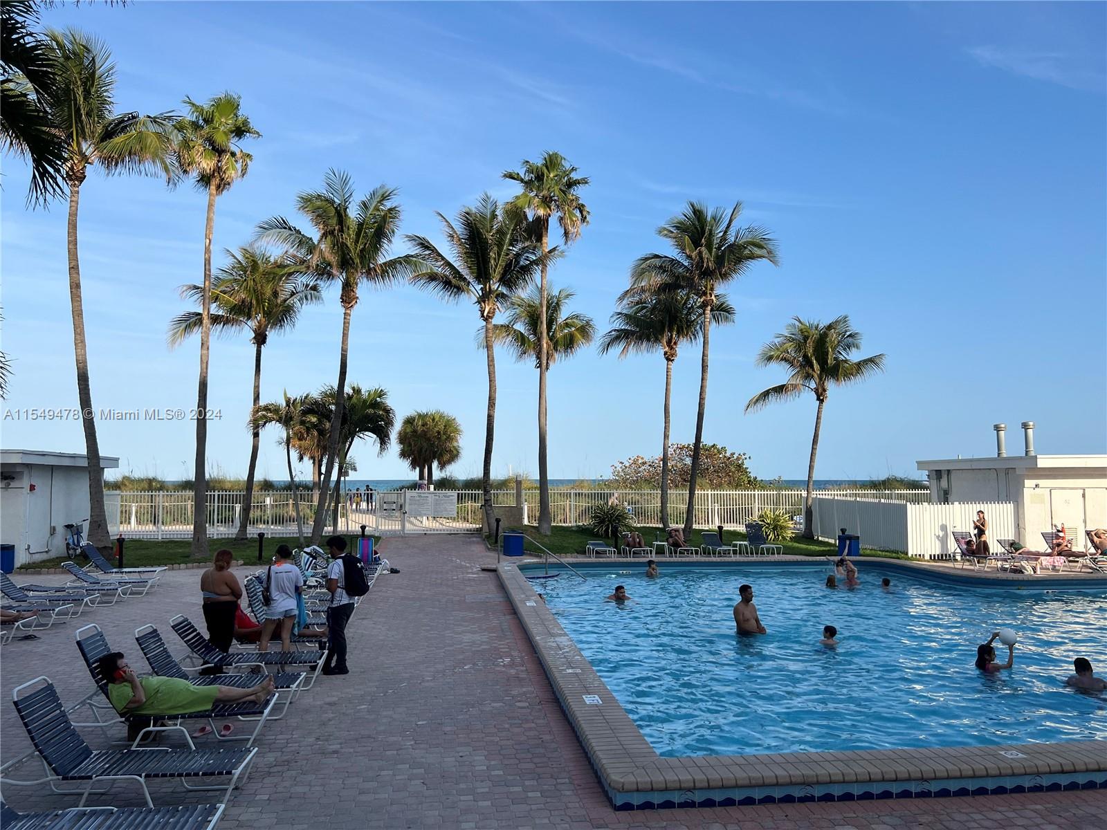 6345 Collins Ave CU-30, Miami Beach, Florida 33141, ,1 BathroomBathrooms,Residential,For Sale,6345 Collins Ave CU-30,A11549478