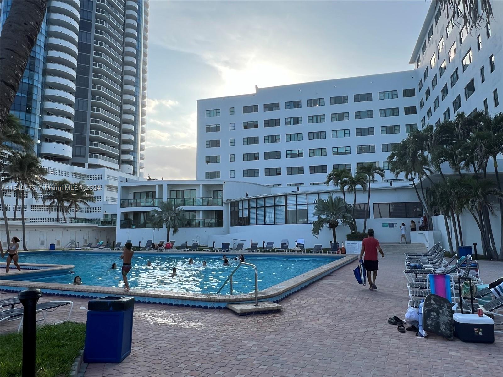 6345 Collins Ave CU-30, Miami Beach, Florida 33141, ,1 BathroomBathrooms,Residential,For Sale,6345 Collins Ave CU-30,A11549478