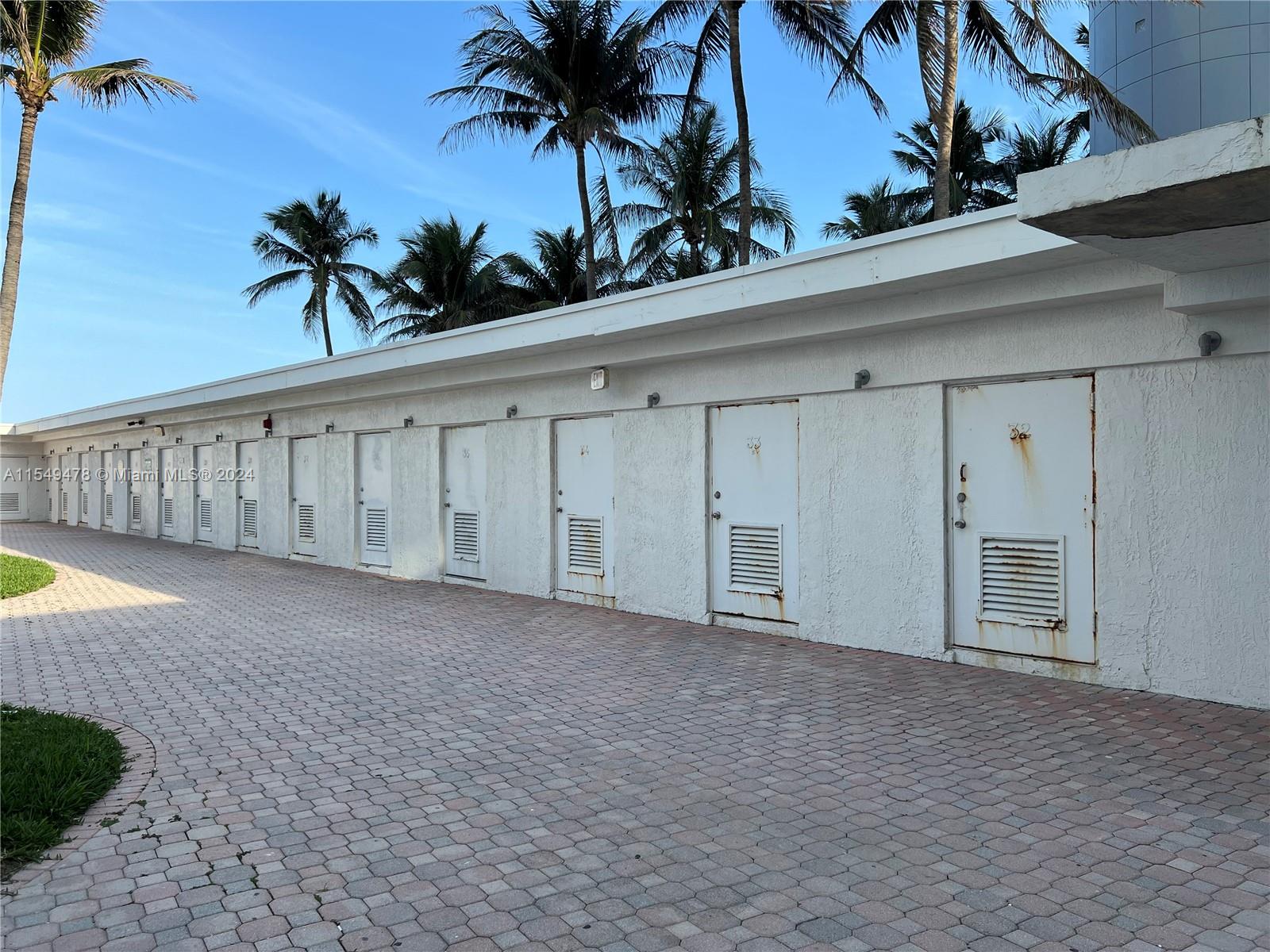 6345 Collins Ave CU-30, Miami Beach, Florida 33141, ,1 BathroomBathrooms,Residential,For Sale,6345 Collins Ave CU-30,A11549478