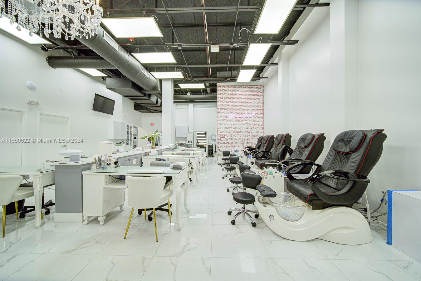 Full-Service Beauty Salon For Sale in Pinecrest, Miami, FL 33156