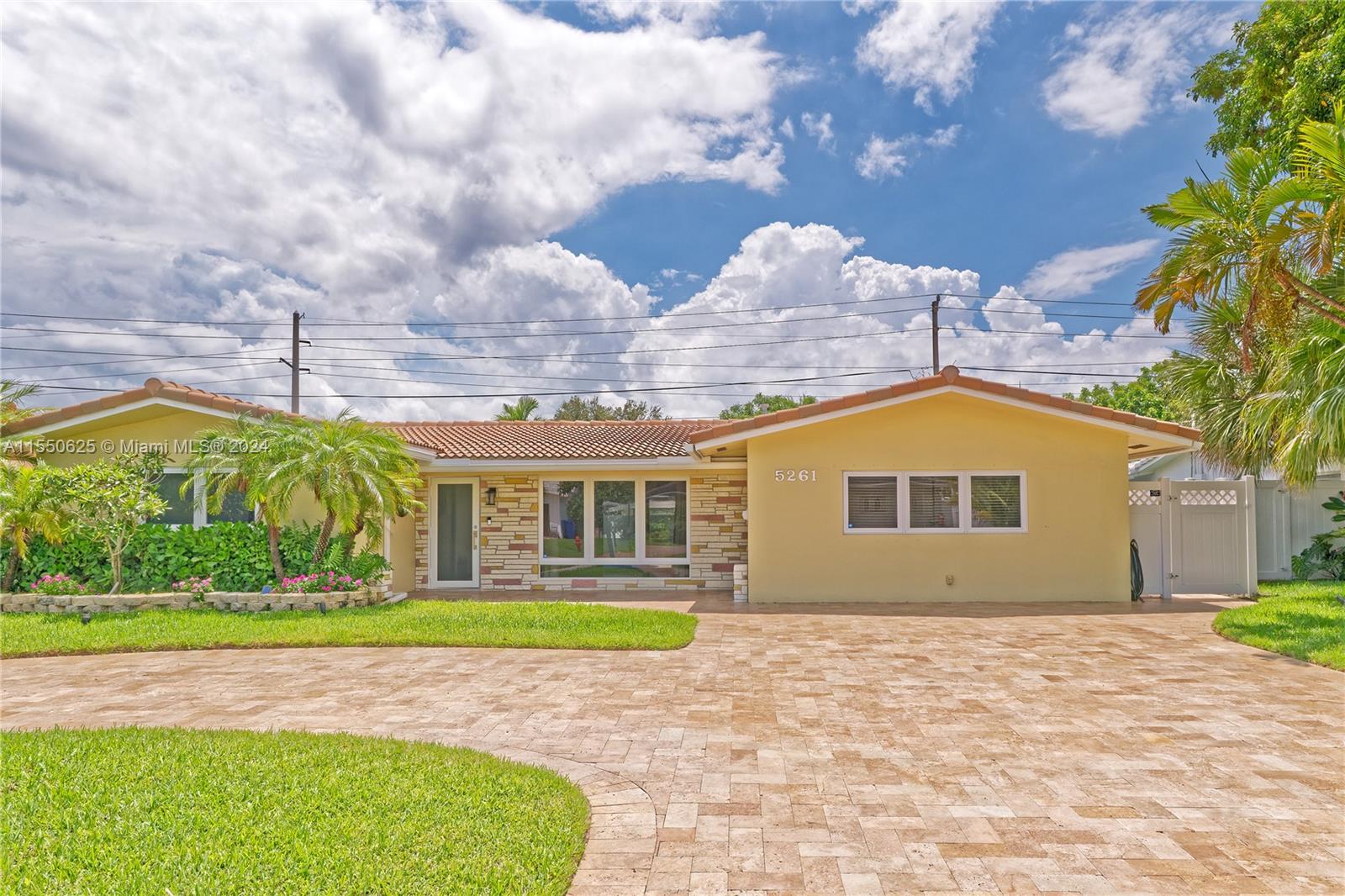 5261 NE 18th Ter  For Sale A11550625, FL