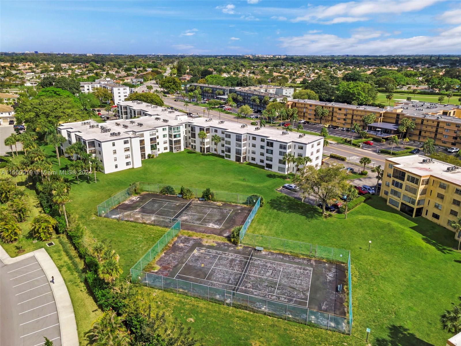 9233 8th St, Boca Raton, FL, 33428 United States, 2 Bedrooms Bedrooms, ,2 BathroomsBathrooms,Residential,For Sale,8th St,A11550019