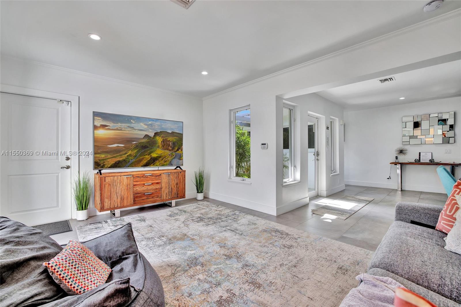 1919 NE 21st St, Fort Lauderdale, Florida 33305, 3 Bedrooms Bedrooms, ,4 BathroomsBathrooms,Residential,For Sale,1919 NE 21st St,A11550369