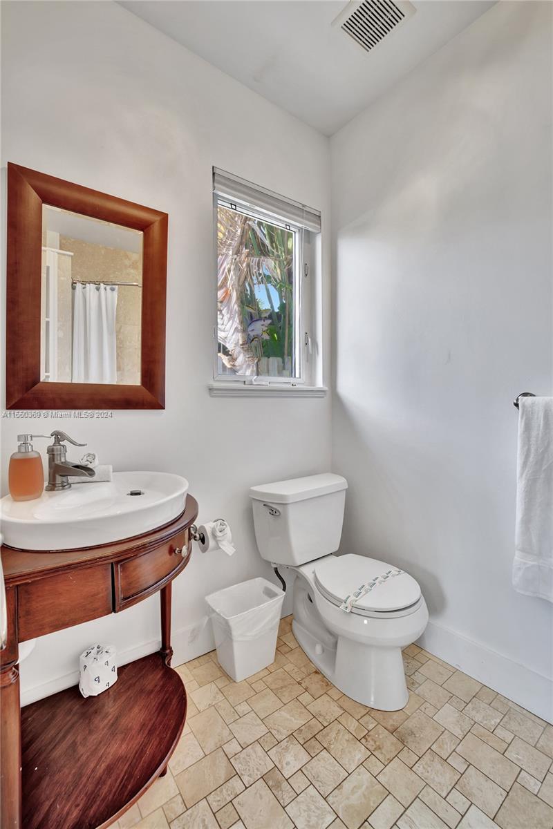 1919 NE 21st St, Fort Lauderdale, Florida 33305, 3 Bedrooms Bedrooms, ,4 BathroomsBathrooms,Residential,For Sale,1919 NE 21st St,A11550369