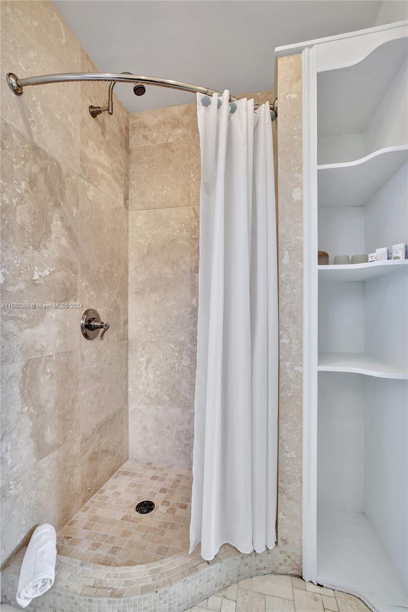 1919 NE 21st St, Fort Lauderdale, Florida 33305, 3 Bedrooms Bedrooms, ,4 BathroomsBathrooms,Residential,For Sale,1919 NE 21st St,A11550369