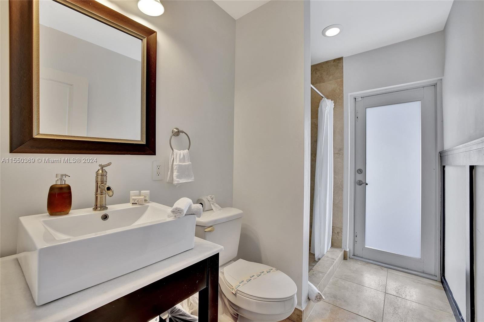 1919 NE 21st St, Fort Lauderdale, Florida 33305, 3 Bedrooms Bedrooms, ,4 BathroomsBathrooms,Residential,For Sale,1919 NE 21st St,A11550369