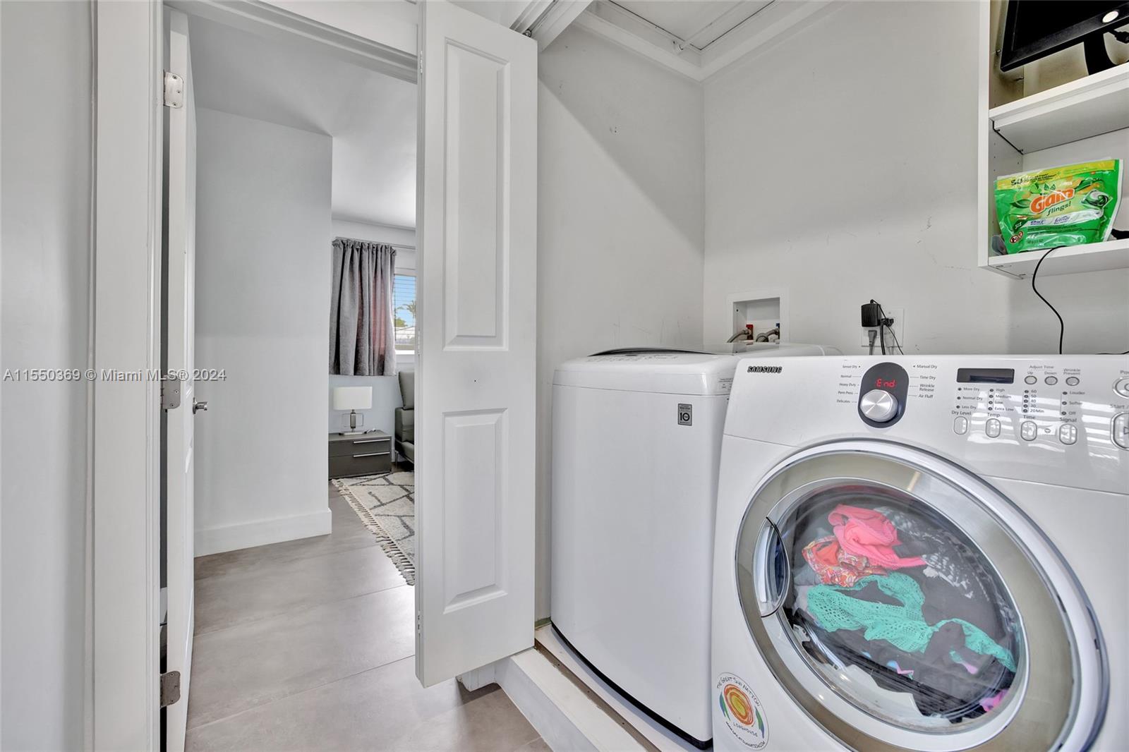 1919 NE 21st St, Fort Lauderdale, Florida 33305, 3 Bedrooms Bedrooms, ,4 BathroomsBathrooms,Residential,For Sale,1919 NE 21st St,A11550369