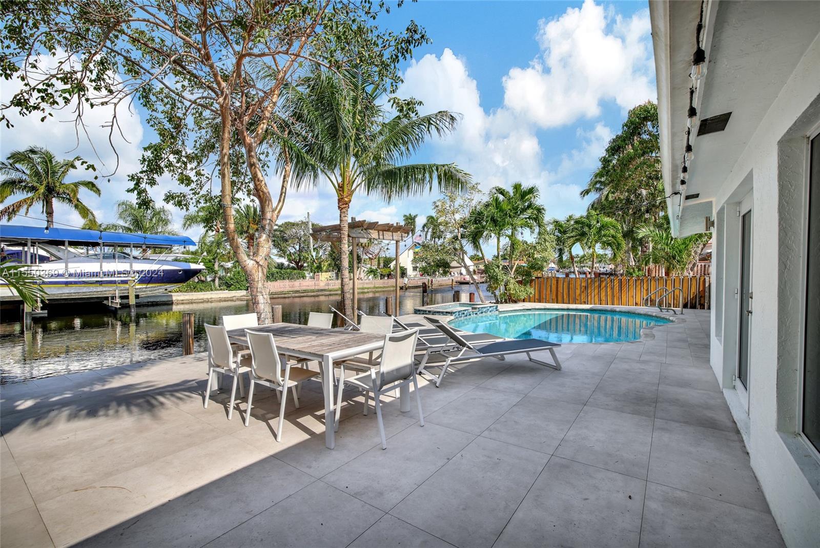 1919 NE 21st St, Fort Lauderdale, Florida 33305, 3 Bedrooms Bedrooms, ,4 BathroomsBathrooms,Residential,For Sale,1919 NE 21st St,A11550369