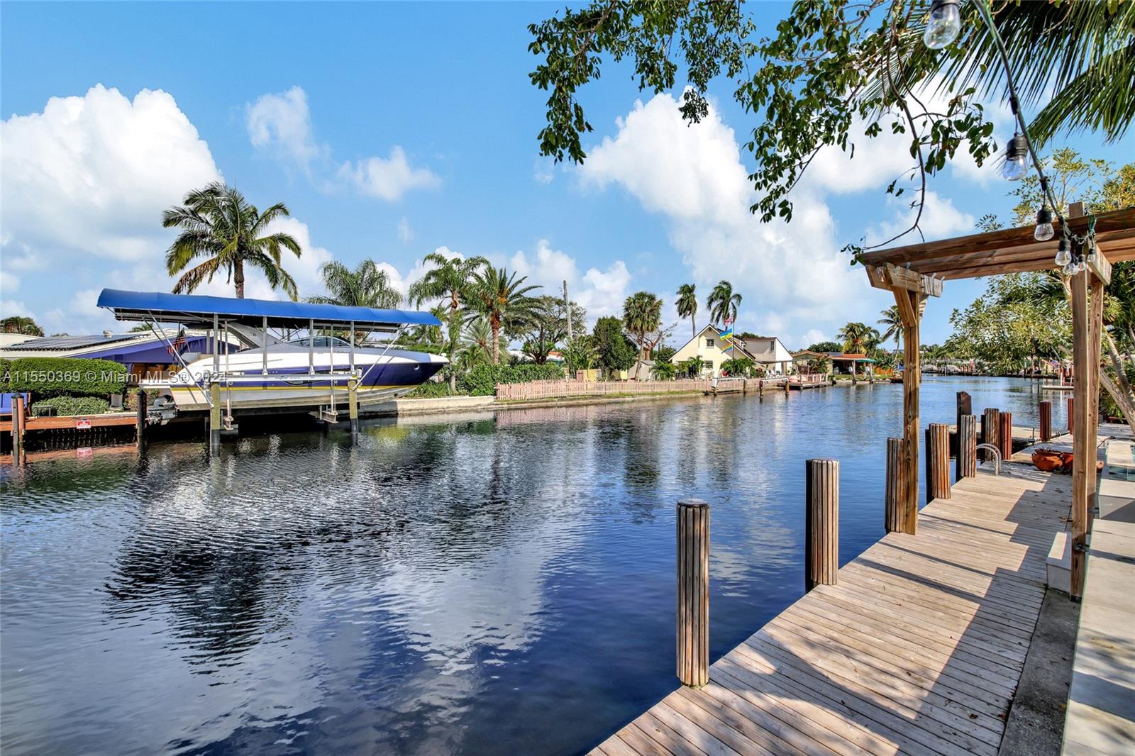 1919 NE 21st St, Fort Lauderdale, Florida 33305, 3 Bedrooms Bedrooms, ,4 BathroomsBathrooms,Residential,For Sale,1919 NE 21st St,A11550369