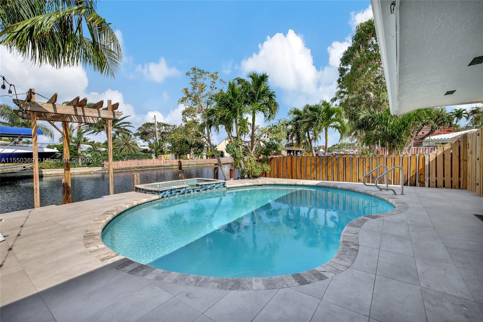 1919 NE 21st St, Fort Lauderdale, FL 33305, 3 Bedrooms Bedrooms, ,4 BathroomsBathrooms,Residential,For Sale,21st St,A11550369