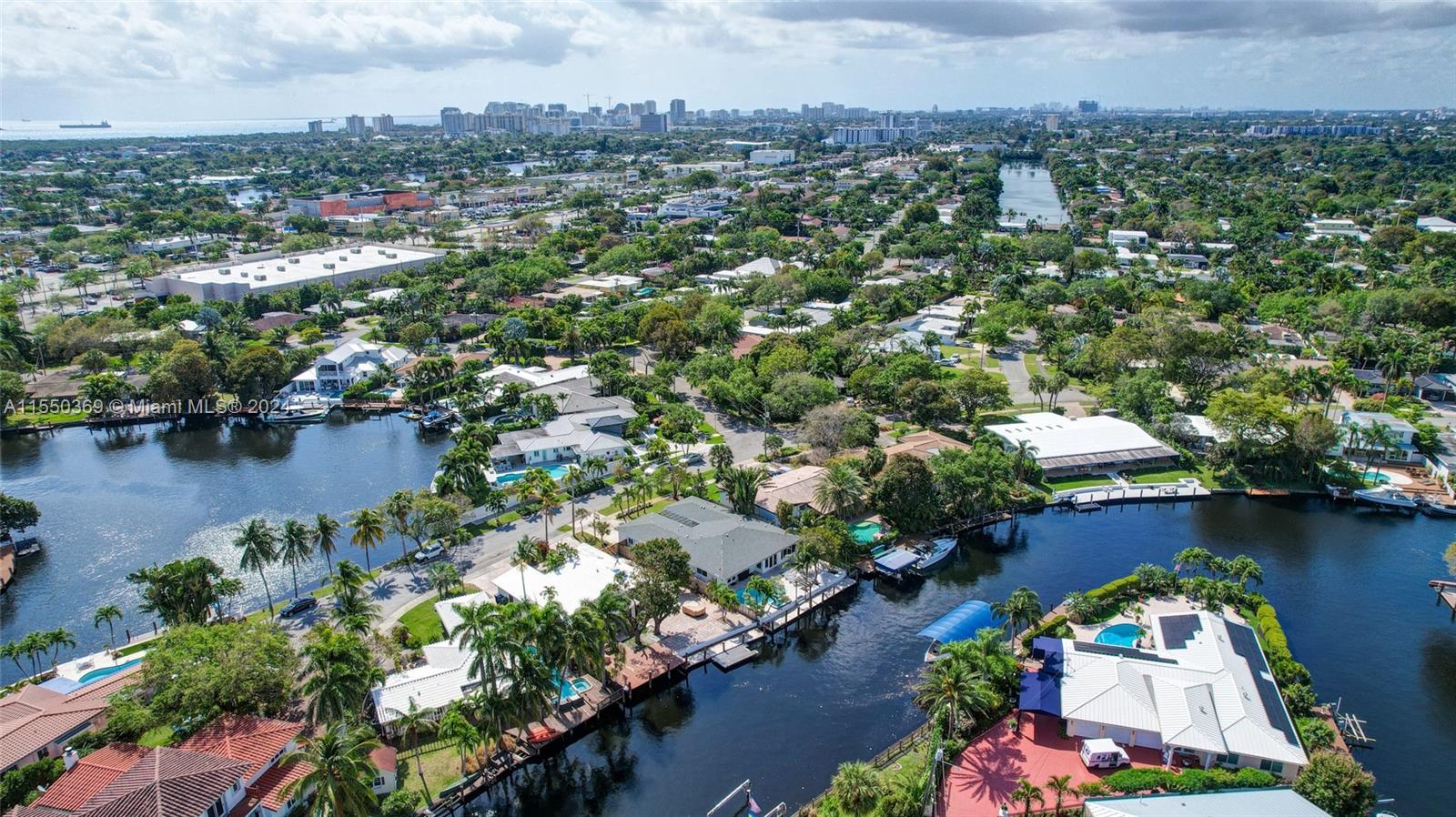 1919 NE 21st St, Fort Lauderdale, Florida 33305, 3 Bedrooms Bedrooms, ,4 BathroomsBathrooms,Residential,For Sale,1919 NE 21st St,A11550369