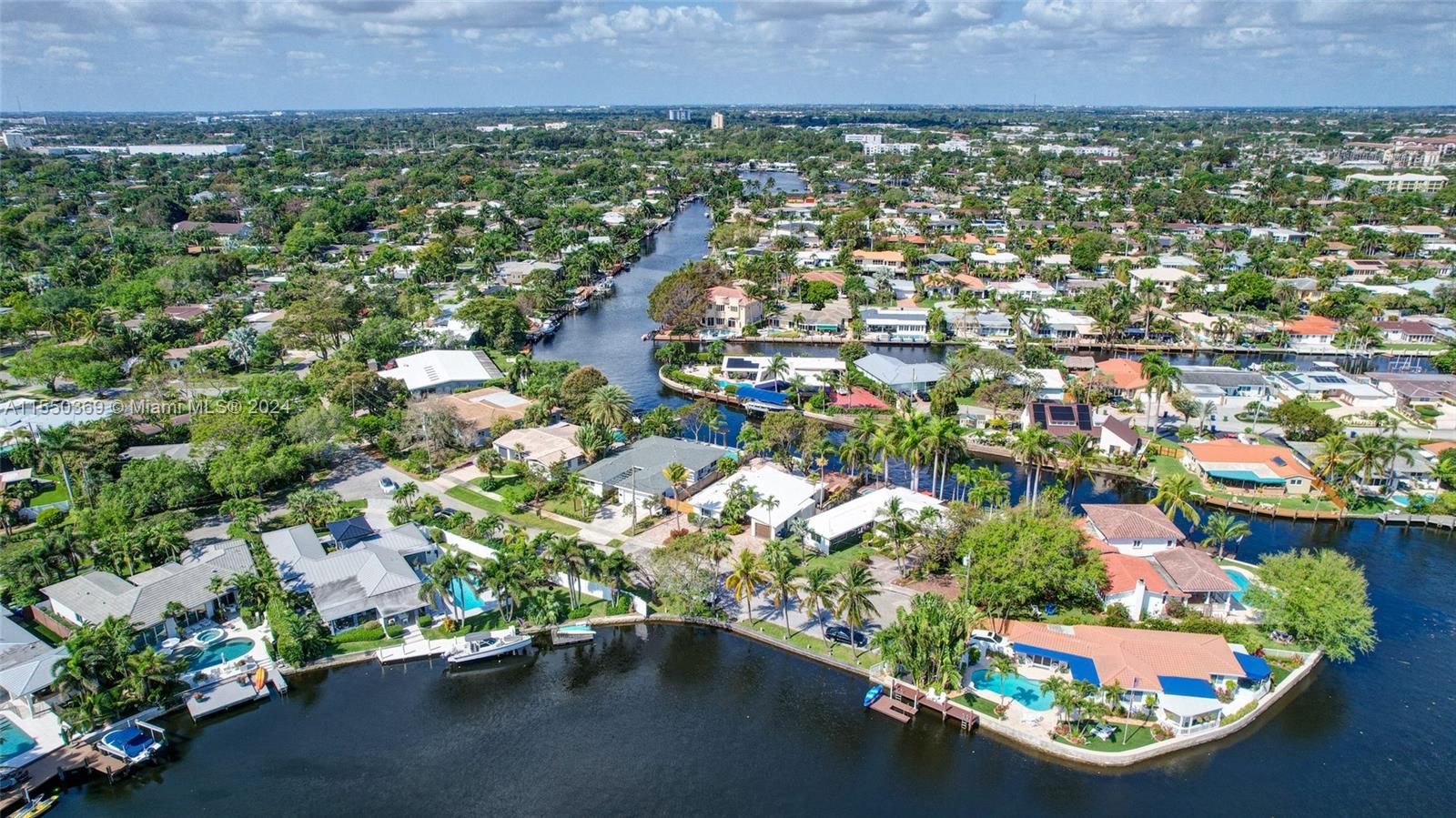 1919 NE 21st St, Fort Lauderdale, Florida 33305, 3 Bedrooms Bedrooms, ,4 BathroomsBathrooms,Residential,For Sale,1919 NE 21st St,A11550369