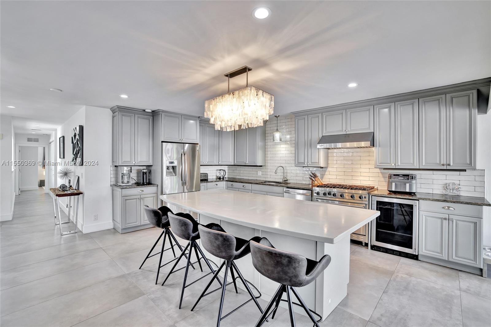 1919 NE 21st St, Fort Lauderdale, Florida 33305, 3 Bedrooms Bedrooms, ,4 BathroomsBathrooms,Residential,For Sale,1919 NE 21st St,A11550369