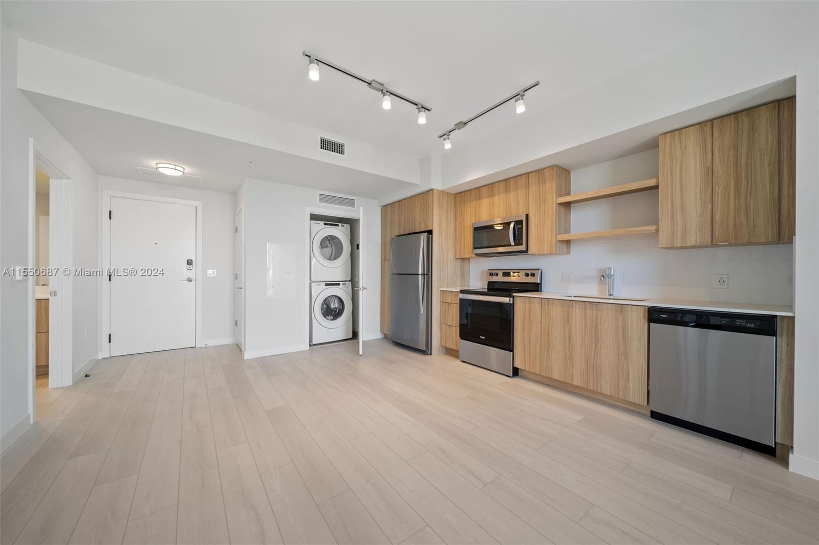 Rent A11550687 Vizcayne Everglades On The Bay, Condo 2104 Listed For