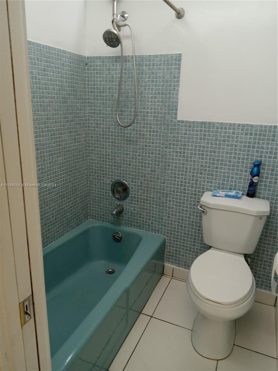 215 SE 3rd Ave 406A, Hallandale Beach, Florida 33009, 2 Bedrooms Bedrooms, ,1 BathroomBathrooms,Residential,For Sale,215 SE 3rd Ave 406A,A11549556