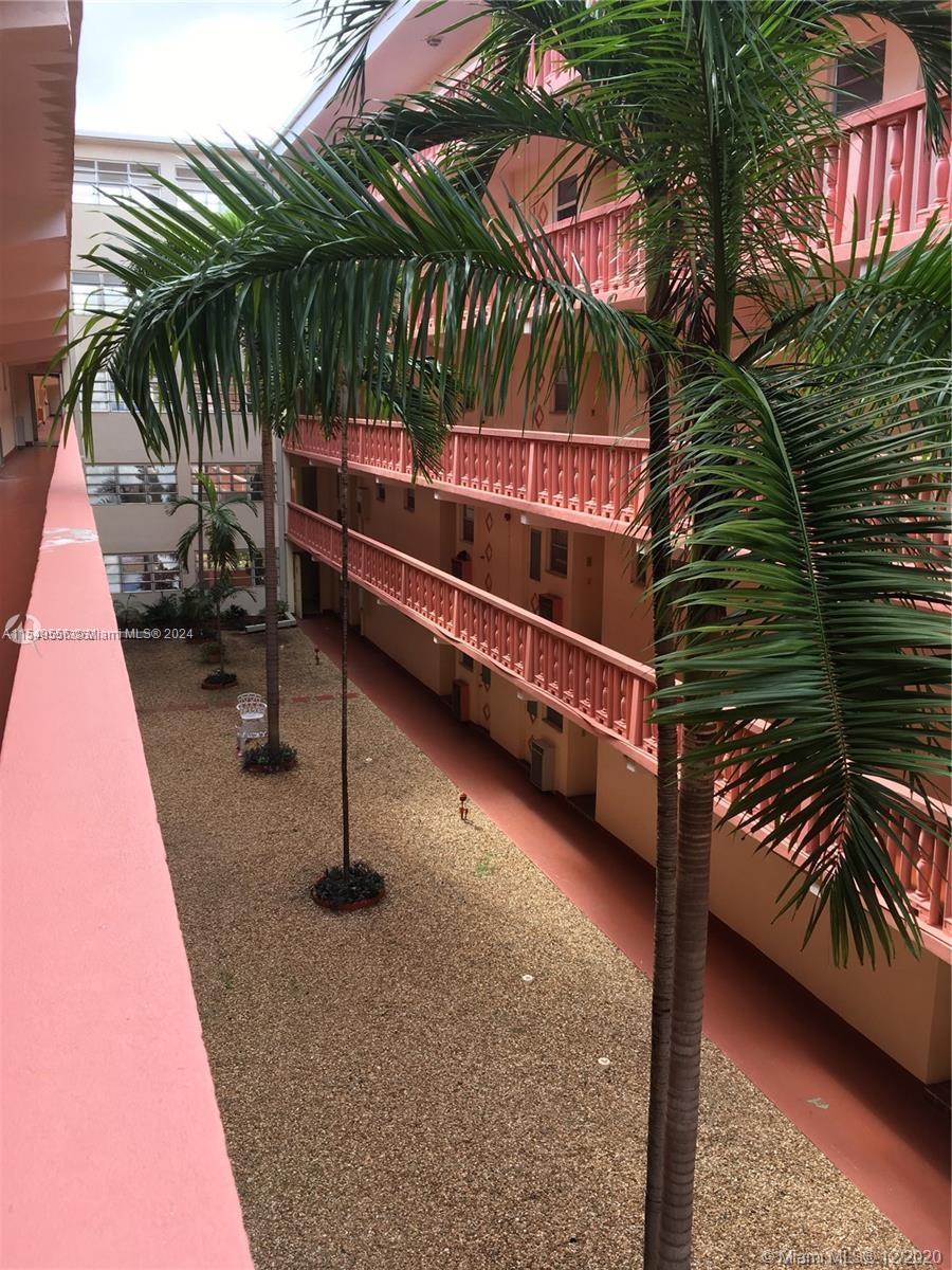 215 SE 3rd Ave 406A, Hallandale Beach, Florida 33009, 2 Bedrooms Bedrooms, ,1 BathroomBathrooms,Residential,For Sale,215 SE 3rd Ave 406A,A11549556