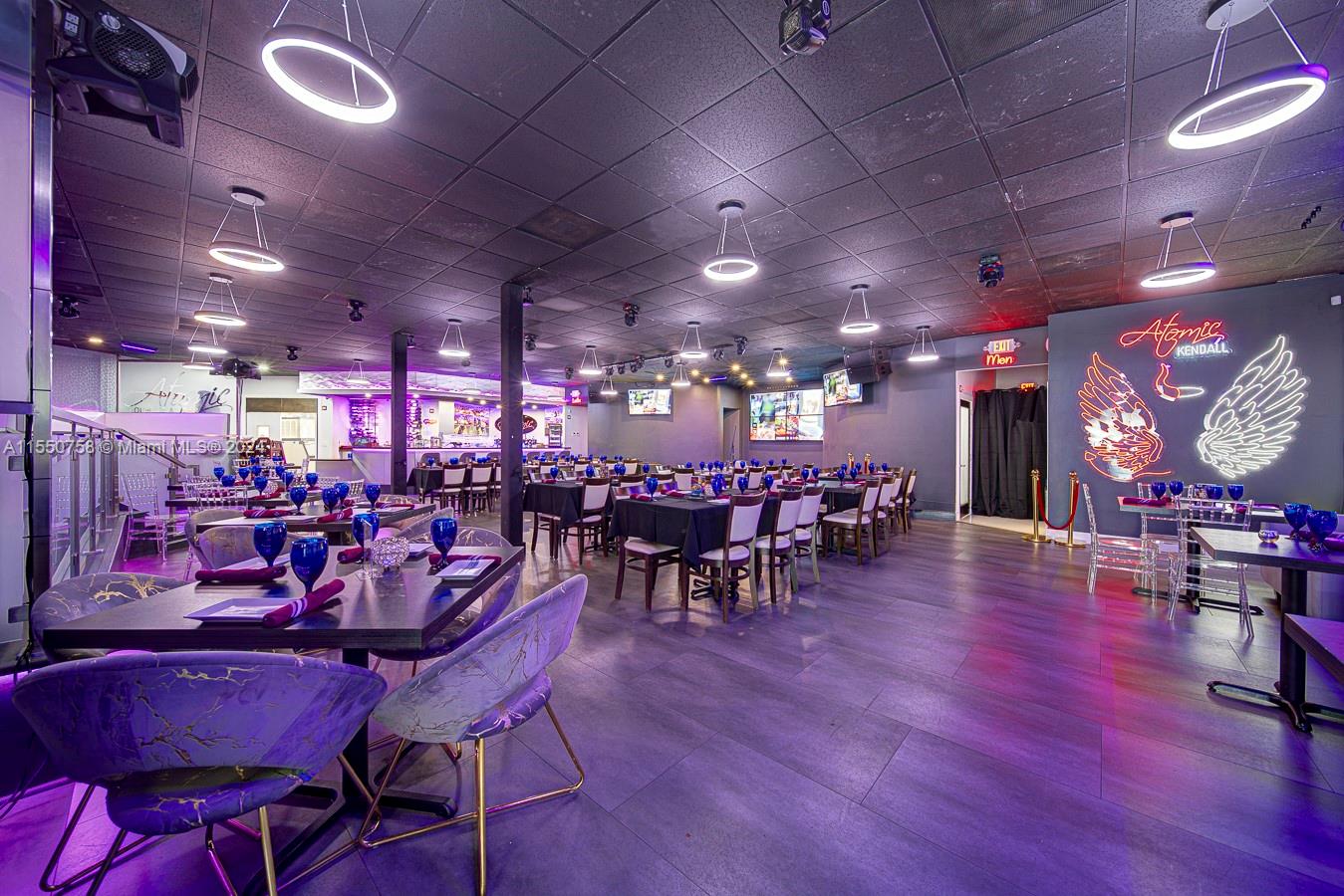   Lounge Bar For Sale in Kendall with Liquor License  For Sale A11550758, FL