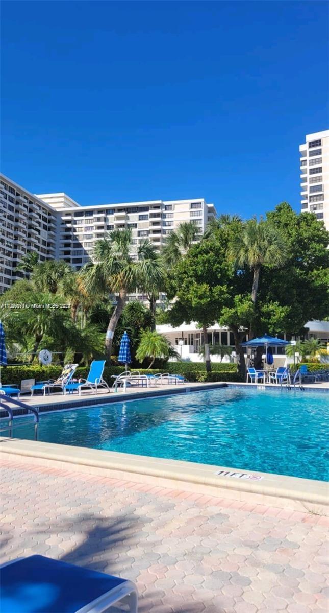 2500 Parkview Dr 1011, Hallandale Beach, Florida 33009, 1 Bedroom Bedrooms, ,1 BathroomBathrooms,Residentiallease,For Rent,2500 Parkview Dr 1011,A11550573