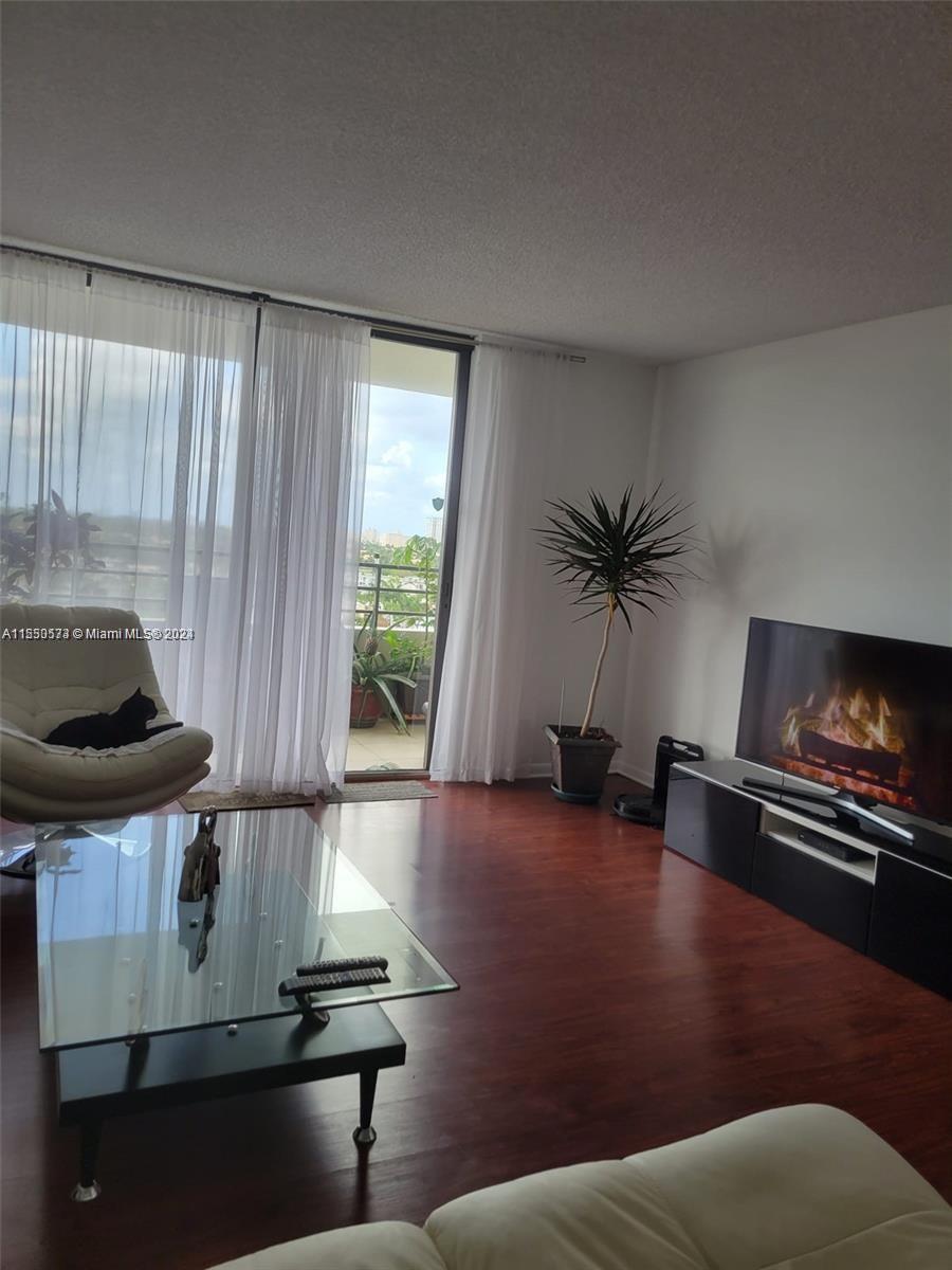 2500 Parkview Dr 1011, Hallandale Beach, Florida 33009, 1 Bedroom Bedrooms, ,1 BathroomBathrooms,Residentiallease,For Rent,2500 Parkview Dr 1011,A11550573