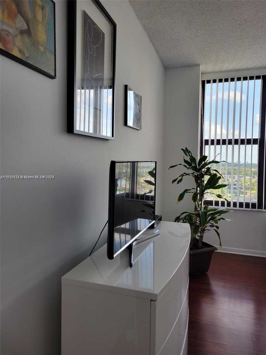 2500 Parkview Dr 1011, Hallandale Beach, Florida 33009, 1 Bedroom Bedrooms, ,1 BathroomBathrooms,Residentiallease,For Rent,2500 Parkview Dr 1011,A11550573