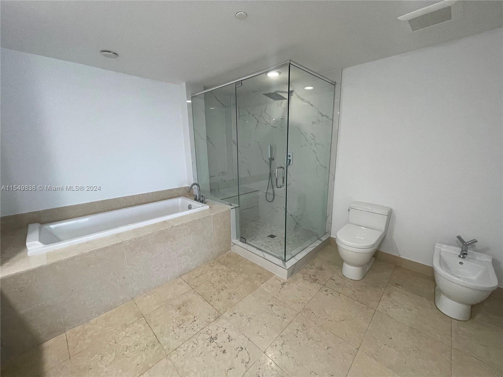 465 Brickell Ave 1705, Miami, Florida 33131, 2 Bedrooms Bedrooms, ,2 BathroomsBathrooms,Residentiallease,For Rent,465 Brickell Ave 1705,A11549836