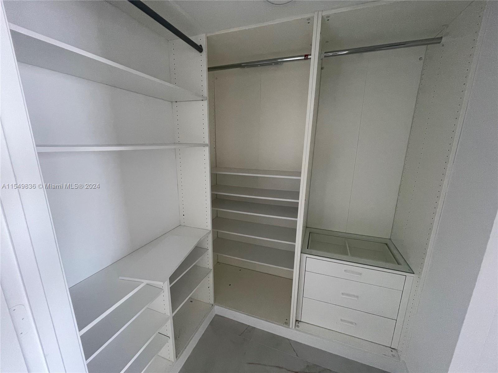 465 Brickell Ave 1705, Miami, Florida 33131, 2 Bedrooms Bedrooms, ,2 BathroomsBathrooms,Residentiallease,For Rent,465 Brickell Ave 1705,A11549836