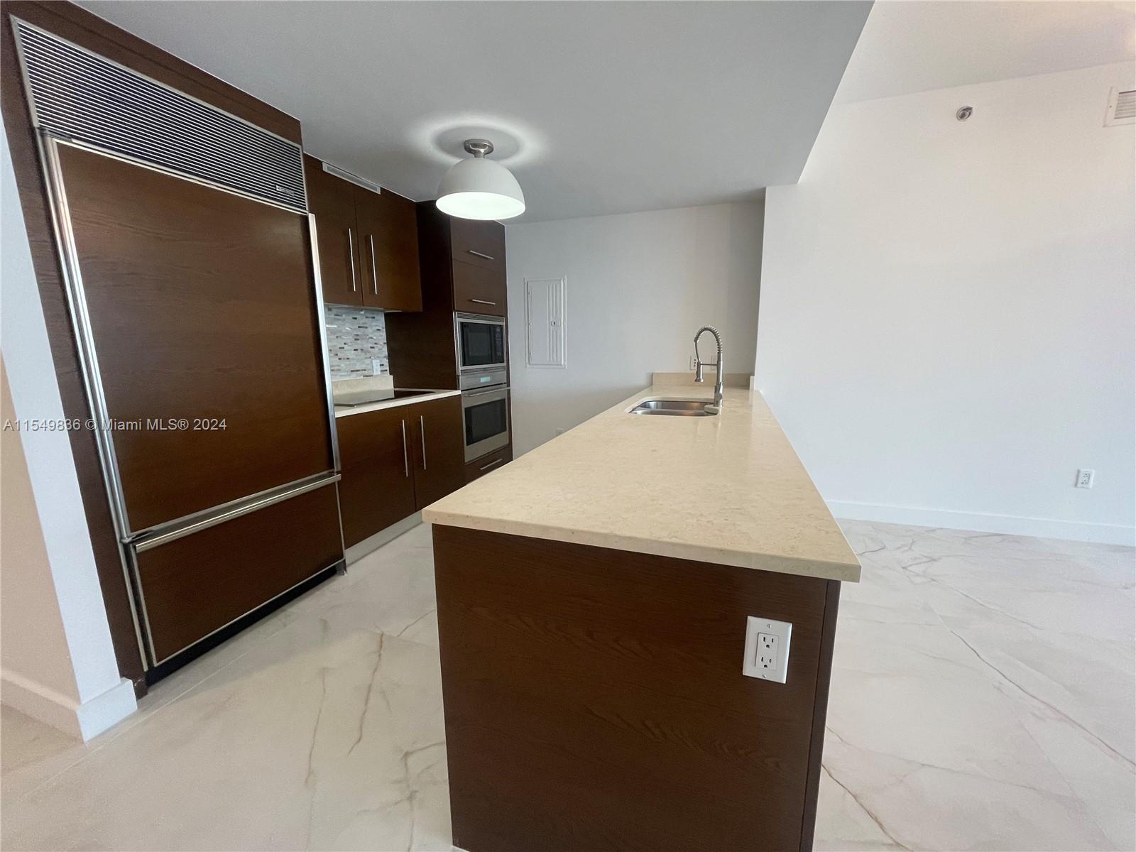 465 Brickell Ave 1705, Miami, Florida 33131, 2 Bedrooms Bedrooms, ,2 BathroomsBathrooms,Residentiallease,For Rent,465 Brickell Ave 1705,A11549836