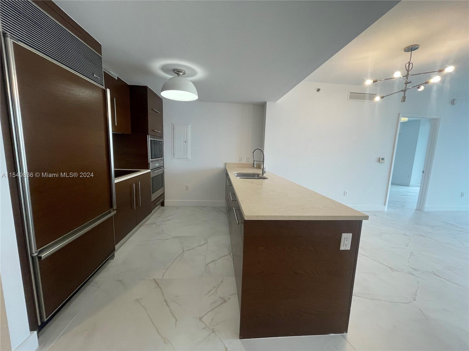 465 Brickell Ave 1705, Miami, Florida 33131, 2 Bedrooms Bedrooms, ,2 BathroomsBathrooms,Residentiallease,For Rent,465 Brickell Ave 1705,A11549836
