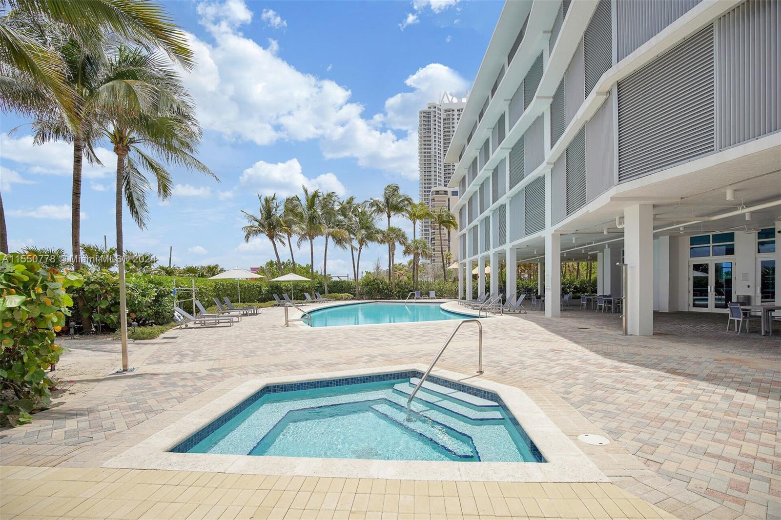 6515 Collins Ave 603, Miami Beach, Florida 33141, 2 Bedrooms Bedrooms, ,2 BathroomsBathrooms,Residentiallease,For Rent,6515 Collins Ave 603,A11550778