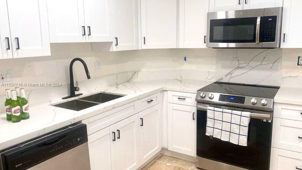 500 Bayview Dr, Sunny Isles Beach, FL, 33160 United States, 2 Bedrooms Bedrooms, ,2 BathroomsBathrooms,Residential,For Sale,Bayview Dr,A11550716