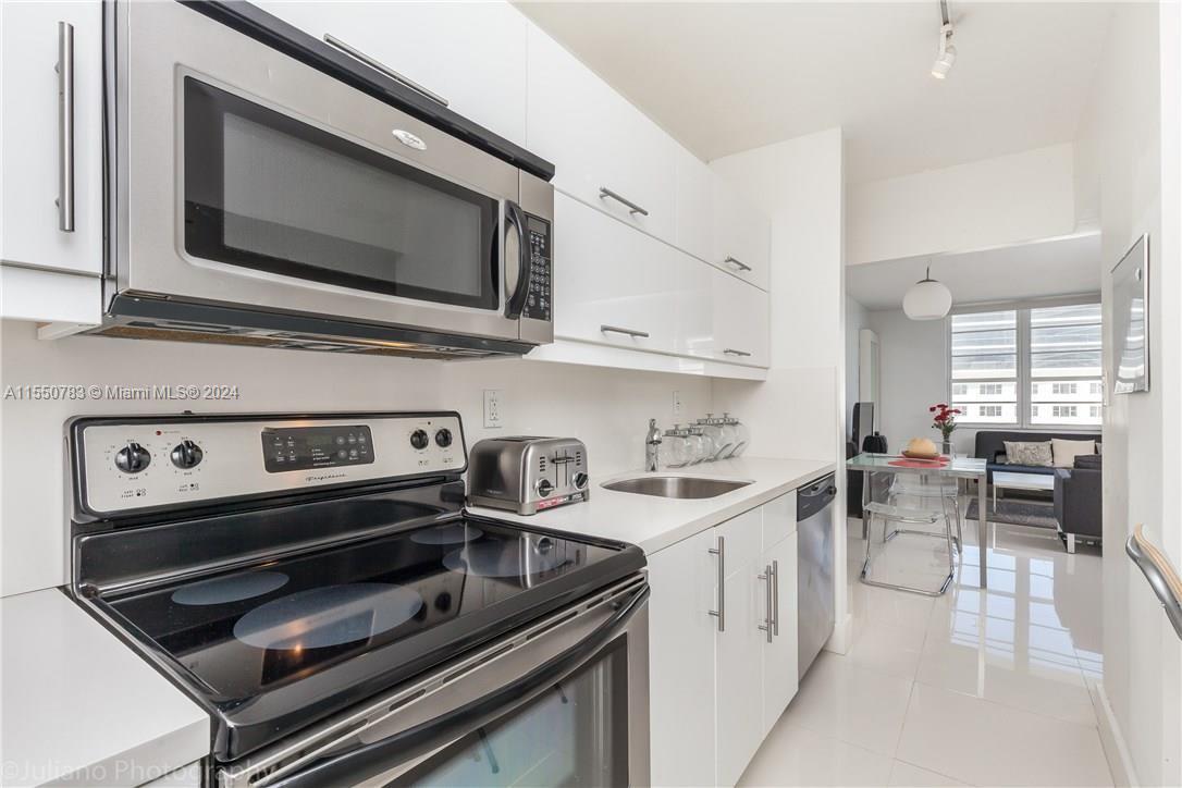 100 Lincoln Rd 806, Miami Beach, Florida 33139, ,1 BathroomBathrooms,Residentiallease,For Rent,100 Lincoln Rd 806,A11550783