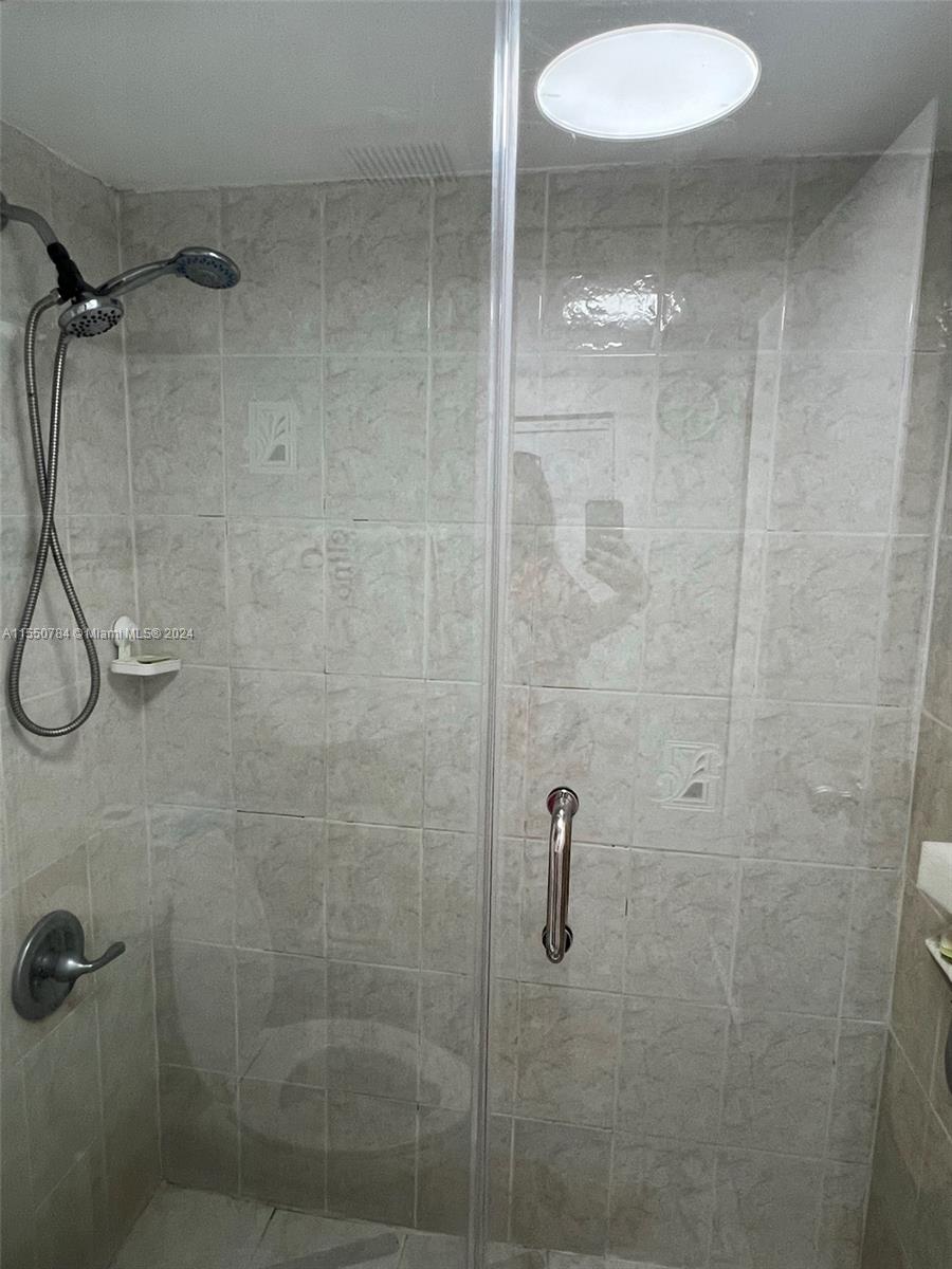 8821 W Flagler St 107, Miami, Florida 33174, 2 Bedrooms Bedrooms, ,1 BathroomBathrooms,Residential,For Sale,8821 W Flagler St 107,A11550784